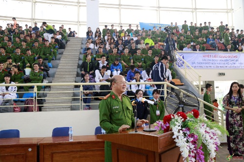 PGS.TS Đại tá Trần Minh Chất, Phó Giám đốc Học viện CSND  phát biểu tại lễ khai mạc